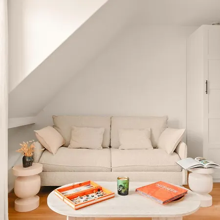 Luxe Sous Les Toits Vue Tour Eiffel - 1bdr-4p *