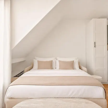 Luxe Sous Les Toits Vue Tour Eiffel - 1bdr-4p דירה *